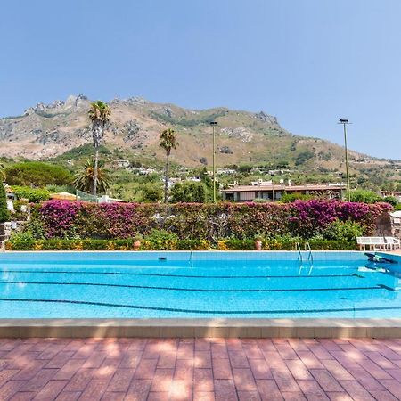 Villetta Con Giardino Esclusivo Di 1000 Mq, Piscina, Tennis, Calcio, Bocce Forio  Ngoại thất bức ảnh