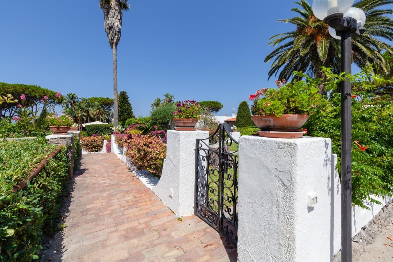 Villetta Con Giardino Esclusivo Di 1000 Mq, Piscina, Tennis, Calcio, Bocce Forio  Ngoại thất bức ảnh